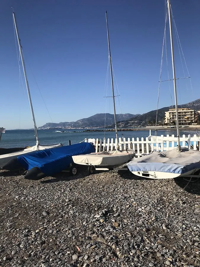 Casa Vacanze Bungalow I Girasoli Ventimiglia 0*,  Italia