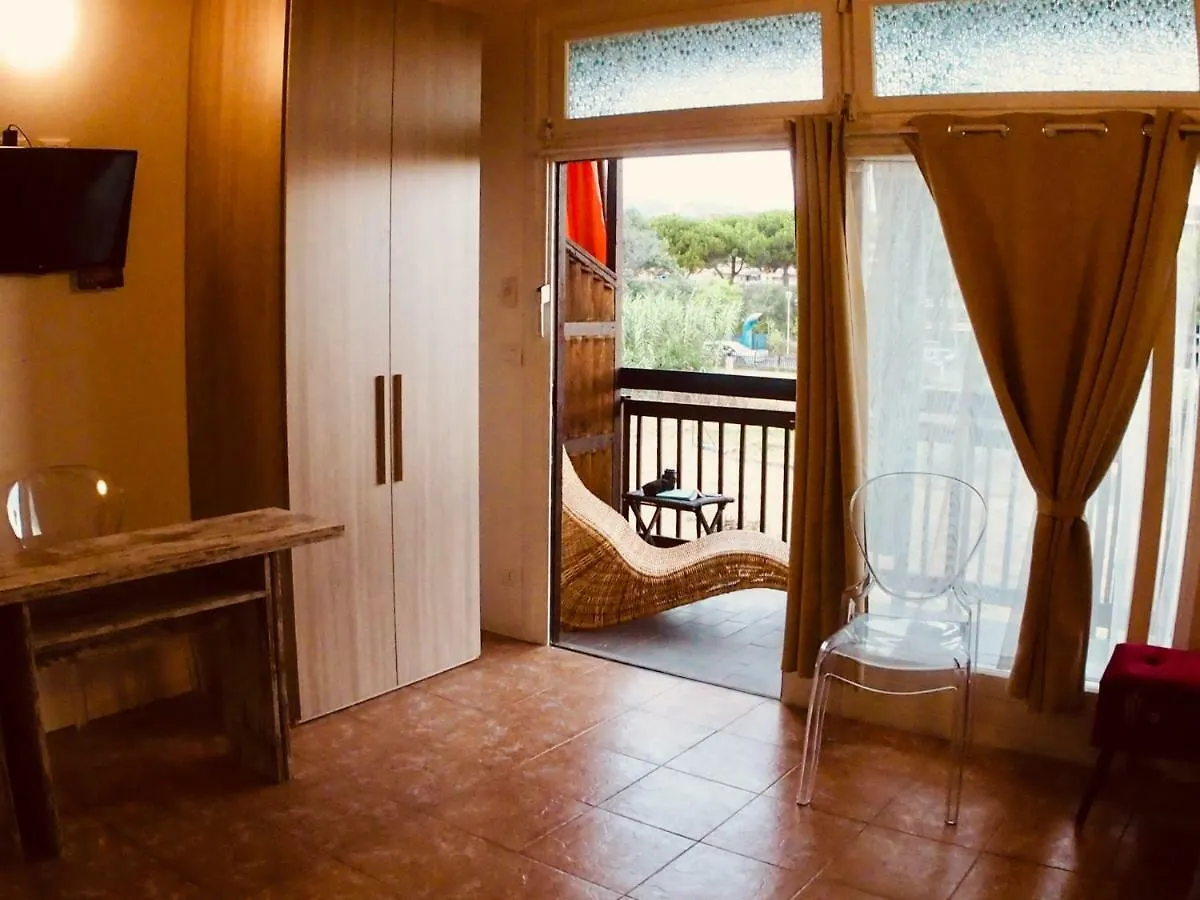 Casa Vacanze Bungalow I Girasoli Vintimille 0*,