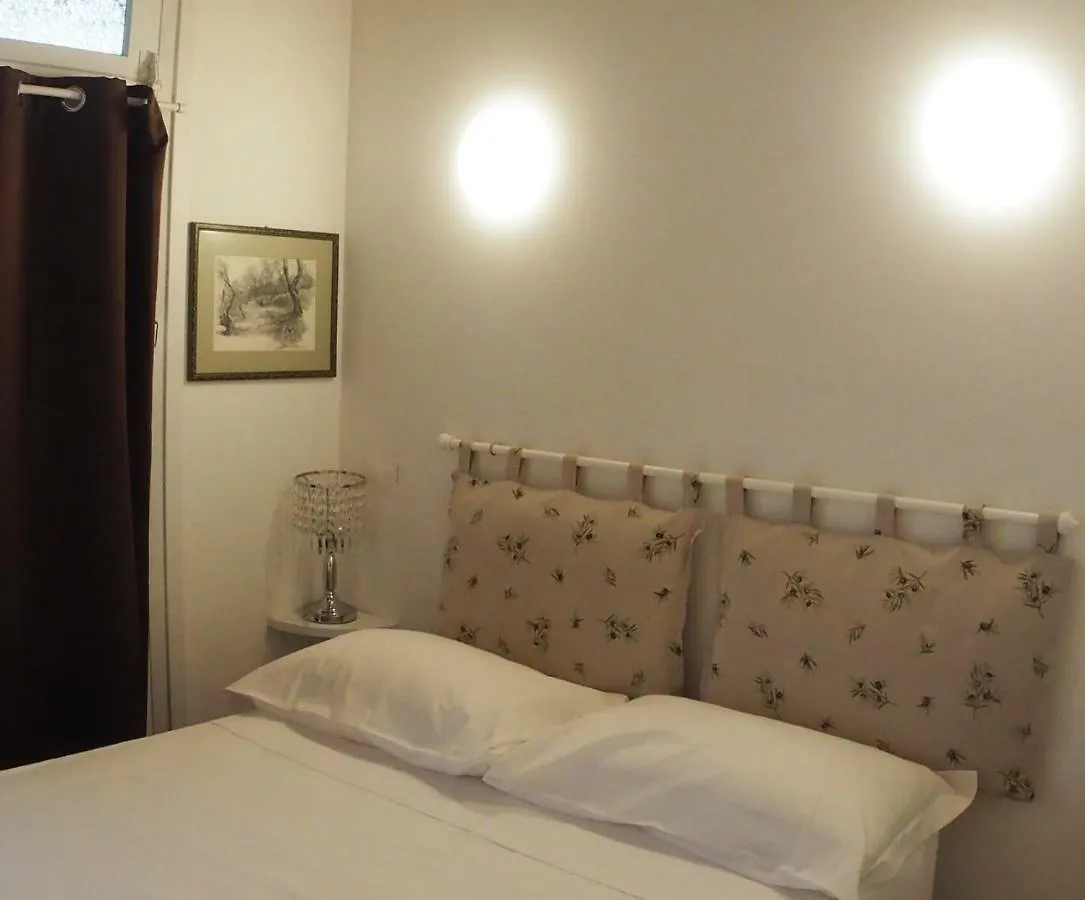 Casa Vacanze Bungalow I Girasoli Vintimille Appartement