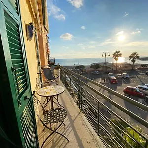 Appartamento L'eternita' E' Il Mare Mischiato Col Sole Rimbaut, Ventimiglia